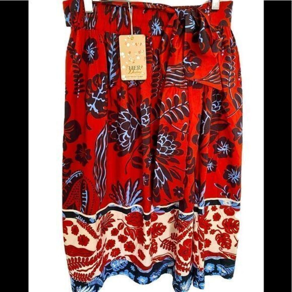 Her Destiny Full Skirt -L red /blue print , NWT poly /cotton.  Elastic w…